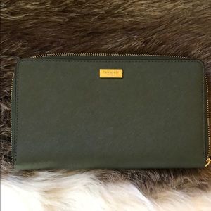 Kate Spade Large Organizing Wallet